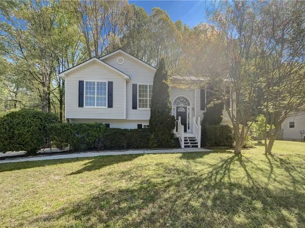 5054 Holly Hock Dr, Flowery Branch, GA 30542