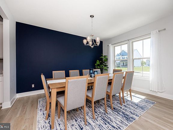 4th image of 1038 Arthur Dr