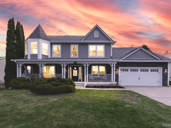 523 Dorchester Way, Milford, MI 48381