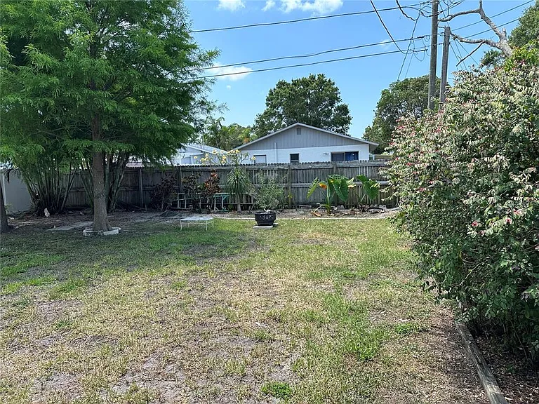 1119 Beverly Ave — Photo 21