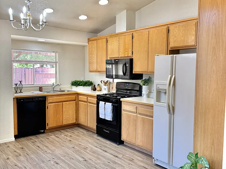 7607 Water View Way — Photo 4