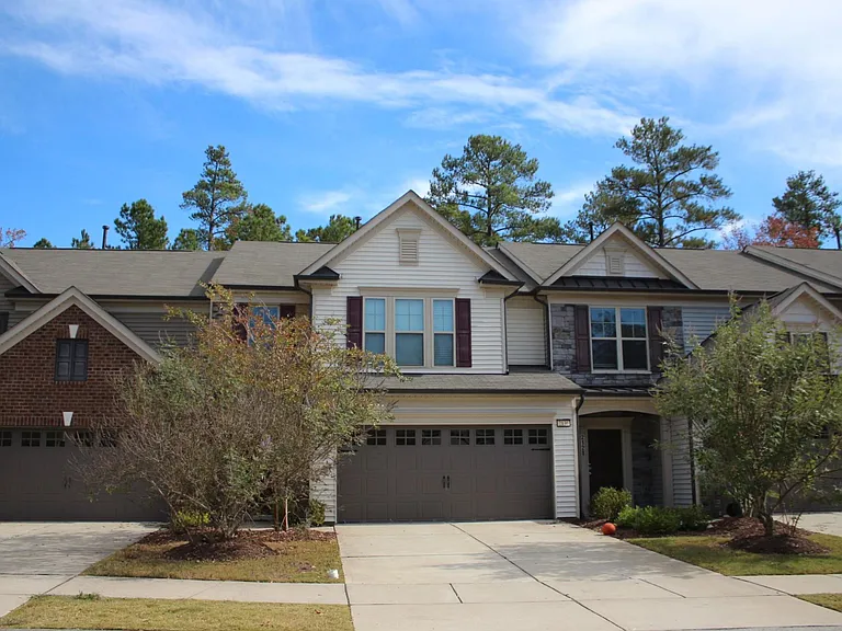 421 Chanson Dr — Photo 1