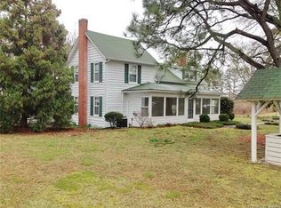 769 Greys Point Rd, Topping, VA 23169