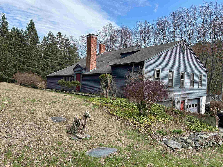 266 N Haverhill Rd — Photo 2