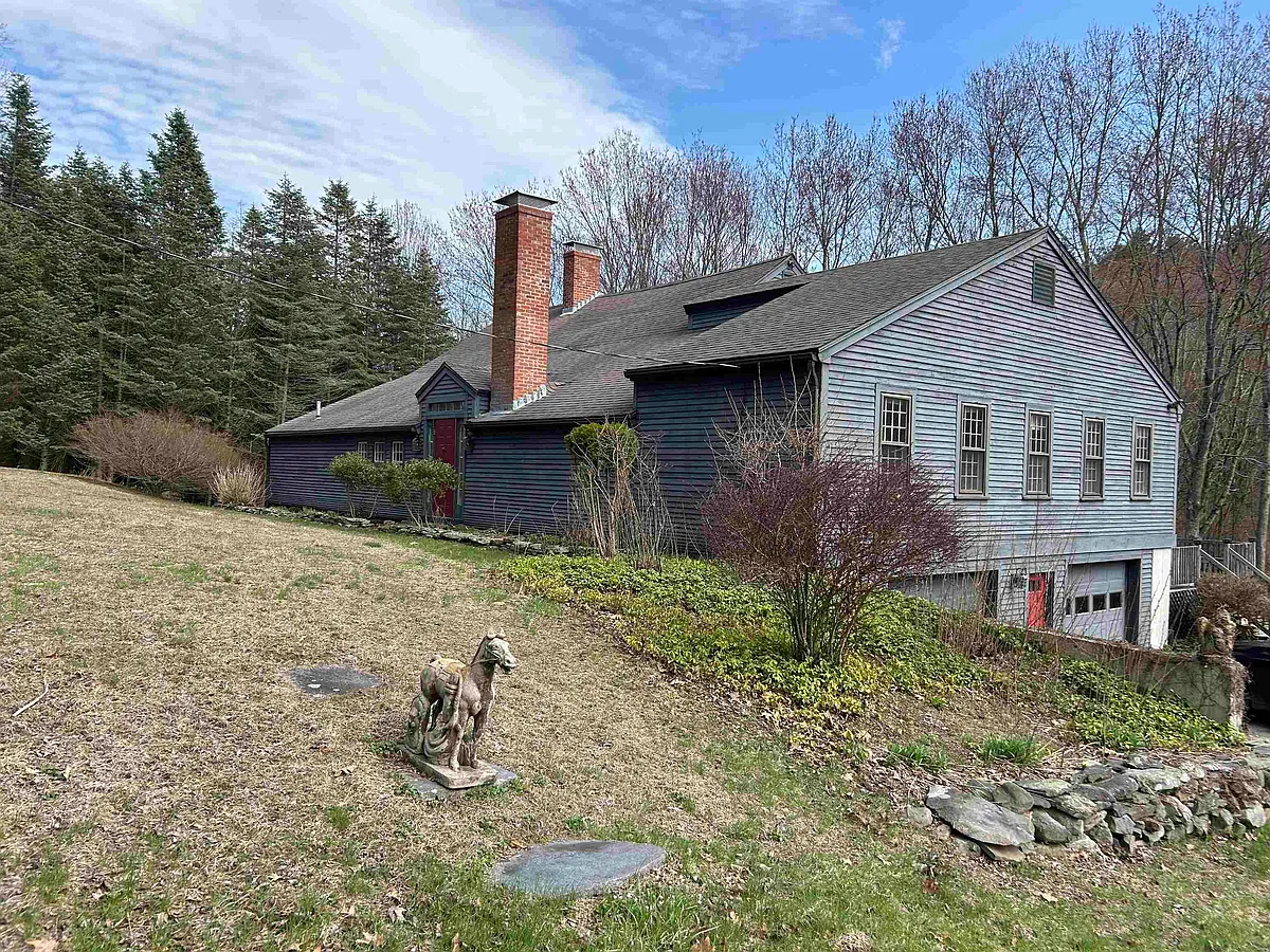 Building Photo - 266 N Haverhill Rd