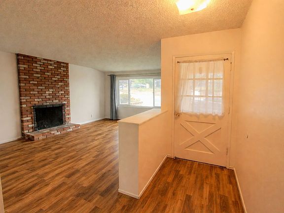 5th image of 3573 Johnson Ave