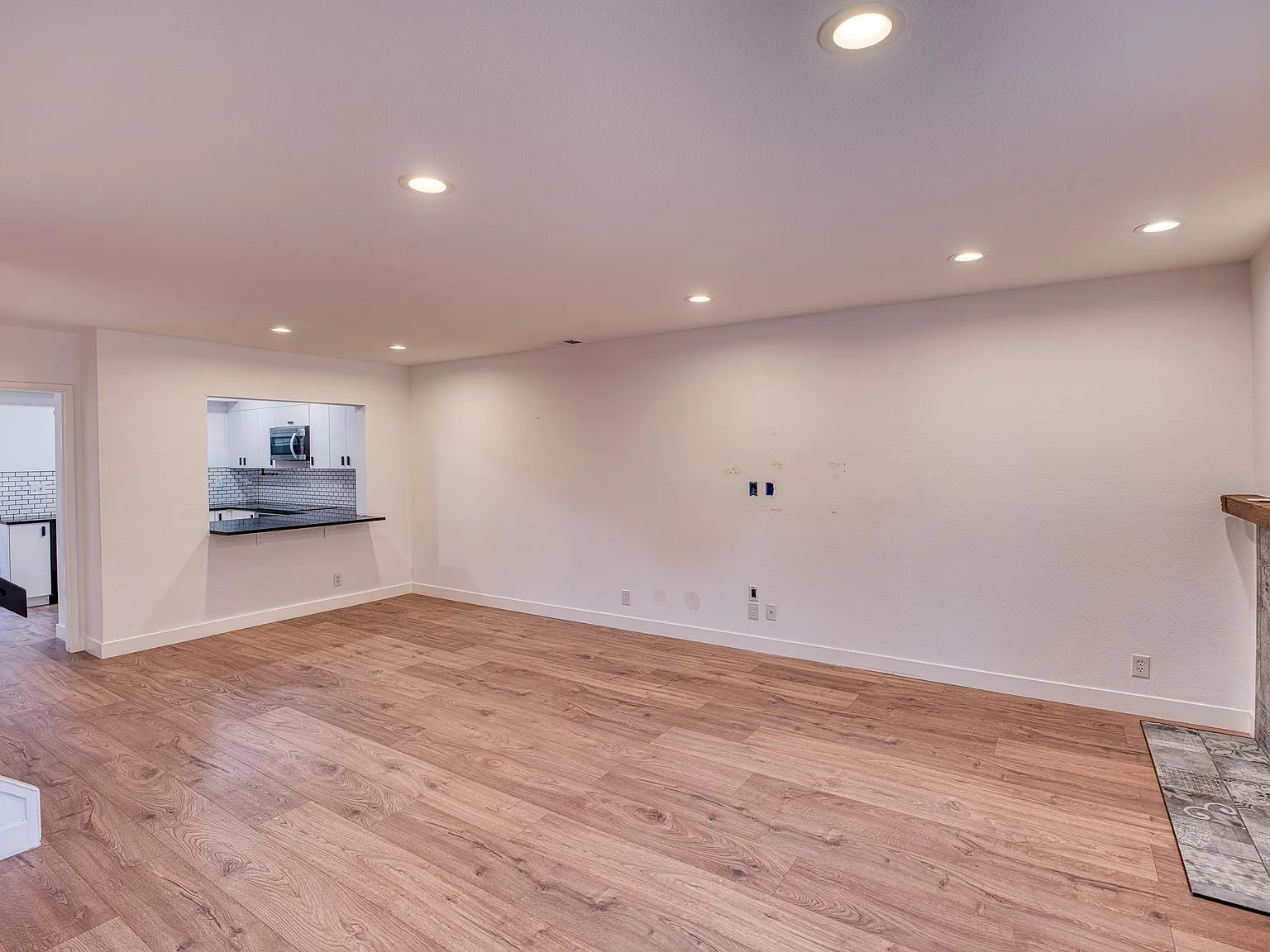3 bed, 1357 sqft, $4,250 — Photo 3