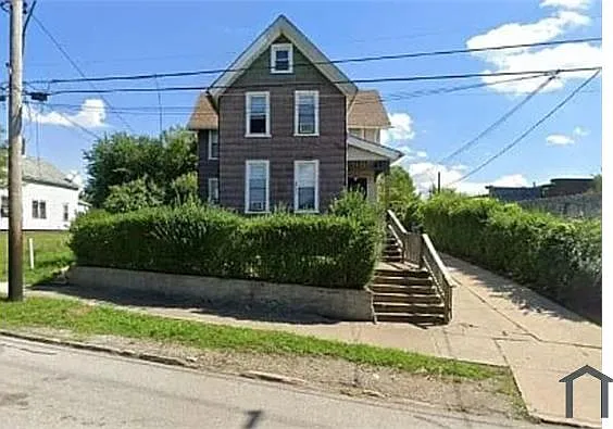 4 bed, 1100 sqft, $1,350 — Photo 2