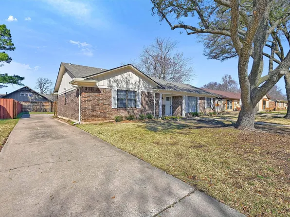 2924 Mimosa Dr, Sherman, TX 75092