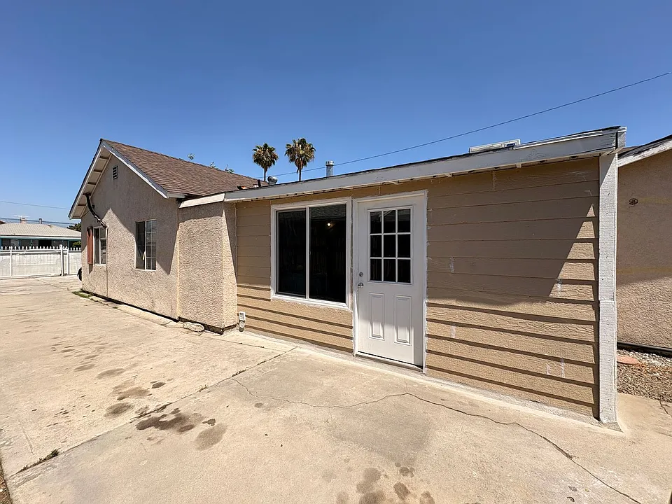 961 Western Ave