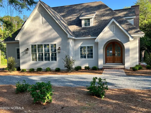225 Country Club Circle, Southern Pines, NC 28387