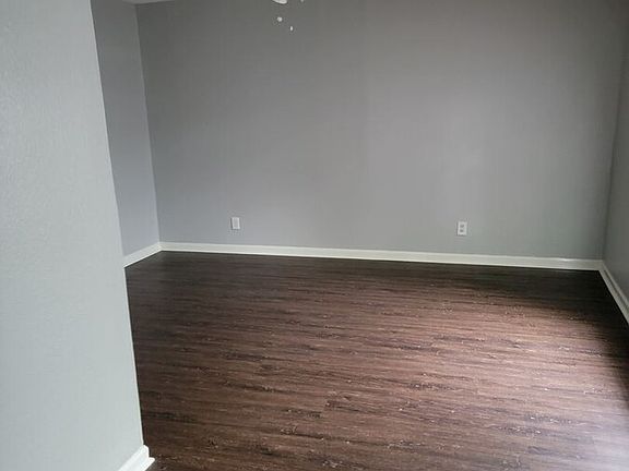 3rd image of 3856 Victory Dr