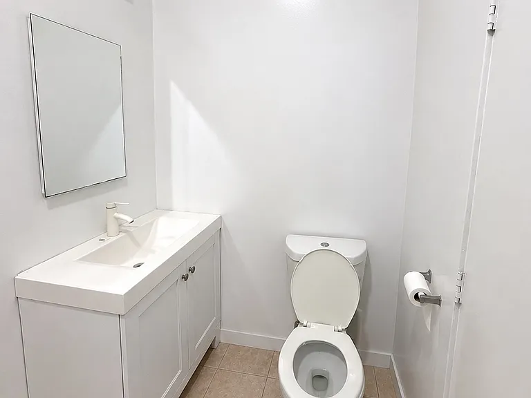 1420 S Flower St #5 — Photo 2