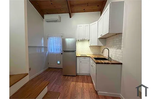 57 Grandview Ave Photo 1