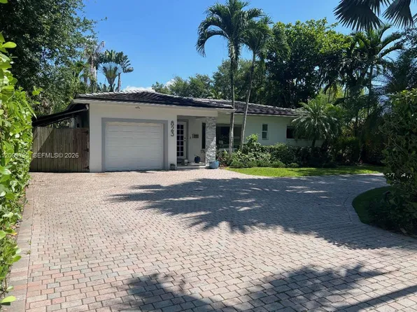 823 NE 107th St, Biscayne Park, FL 33161
