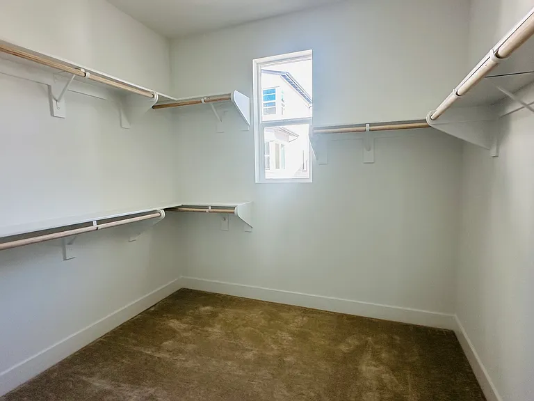 454 Lobata — Photo 14