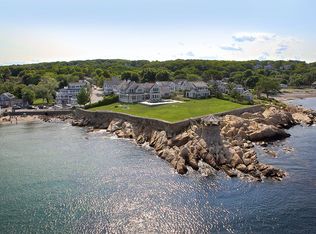 11 Beach St, Rockport, MA 01966