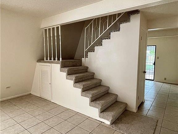 5th image of 121 W Lovett St