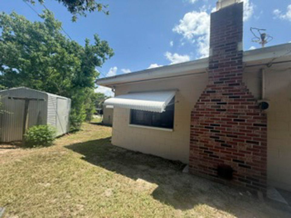1st image of 1102 Greenwood Way