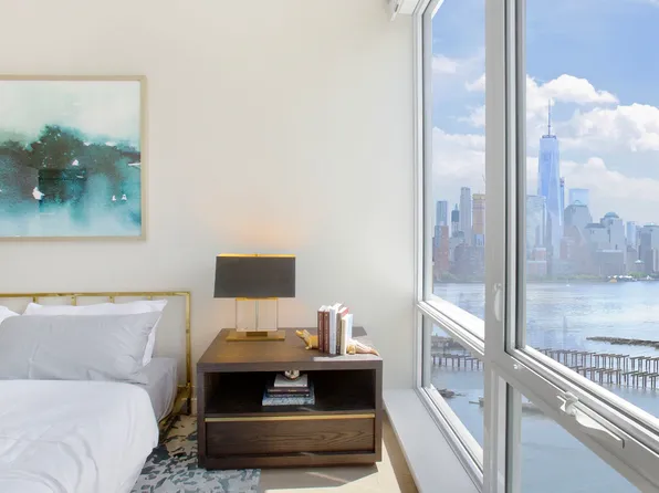 25 Park Lane South image 2 of 25