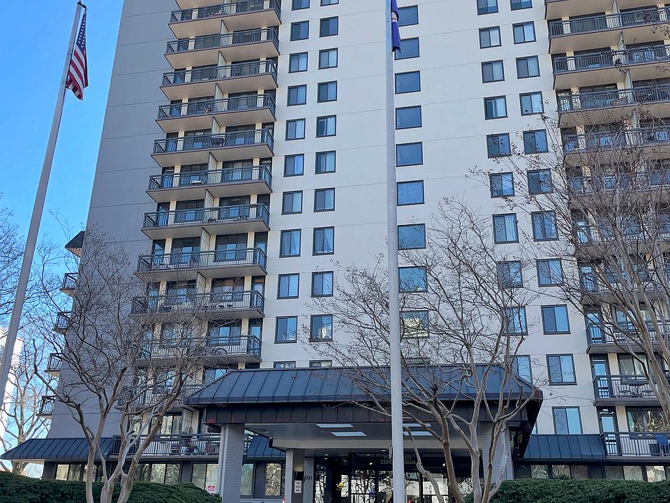 1st image of 801 N Pitt St APT 1105