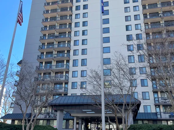 801 N Pitt St, Alexandria, VA