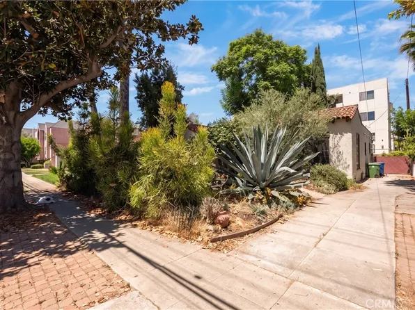 11209 La Maida St, North Hollywood, CA 91601