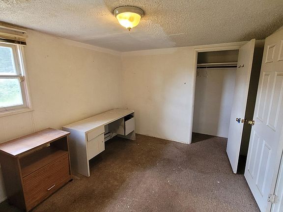 4th image of 15502 5th Ave E