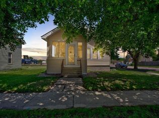 623 3rd St SW, Waseca, MN 56093