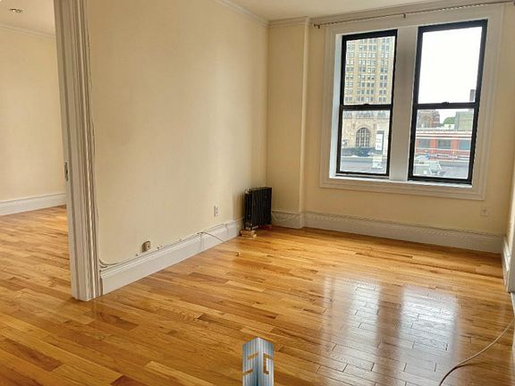 4th image of 568 Pacific St APT 5A