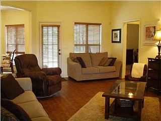4th image of 222 Bedford Dr