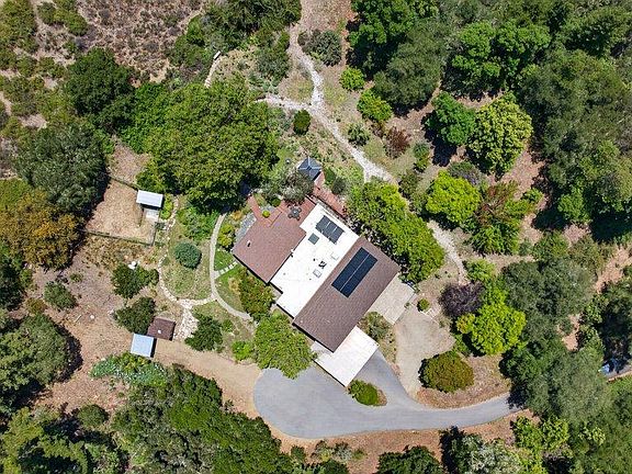 3rd image of 1526 Hall Ranch Rd