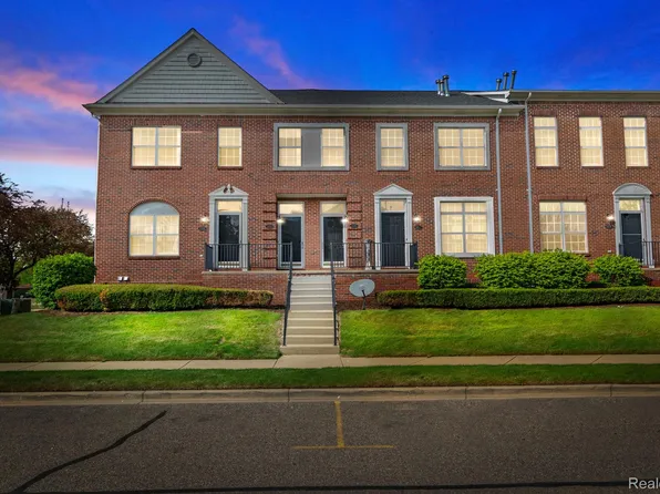 14267 Vauxhall Dr, Sterling Heights, MI 48313