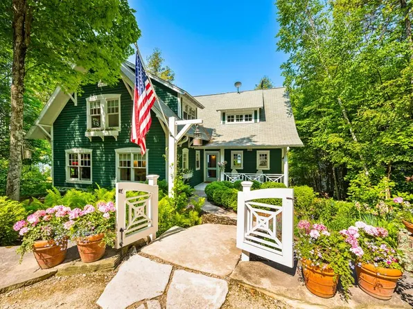 12393 S Maplewood Ln, Ellison Bay, WI 54210