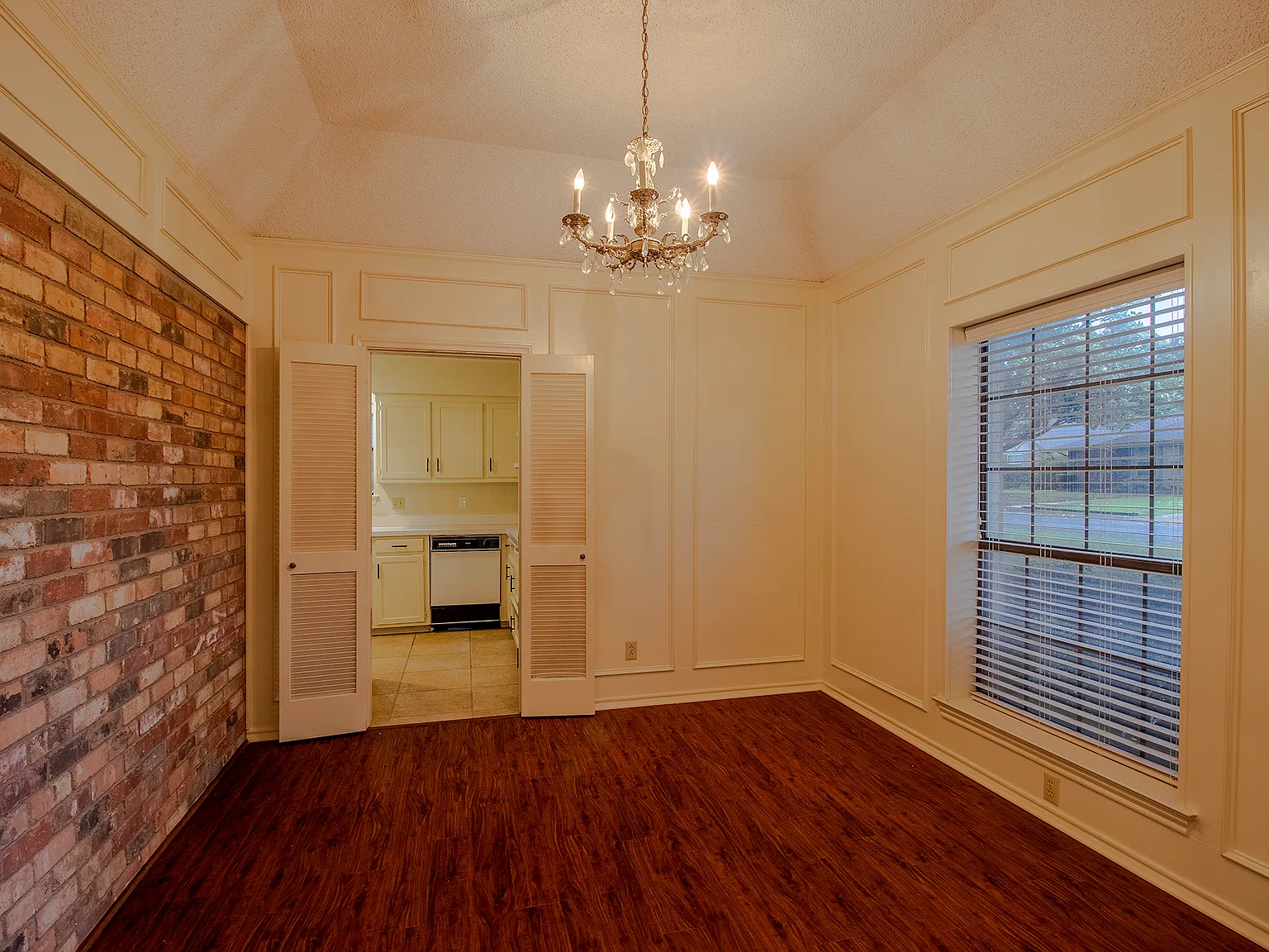 3 bed, 2214 sqft, $2,550 — Photo 3