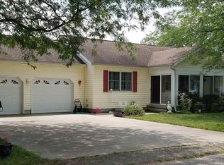 1023 W High St, Redkey, IN 47373