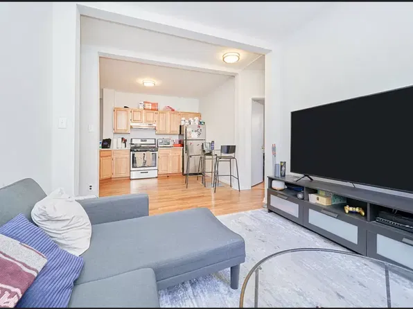364 West 36th Street image 1 of 8