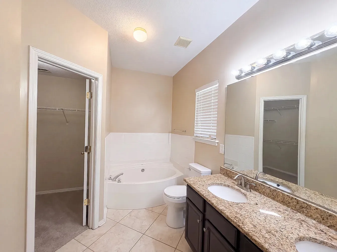 3 bed, 2085 sqft, $2,700 — Photo 1