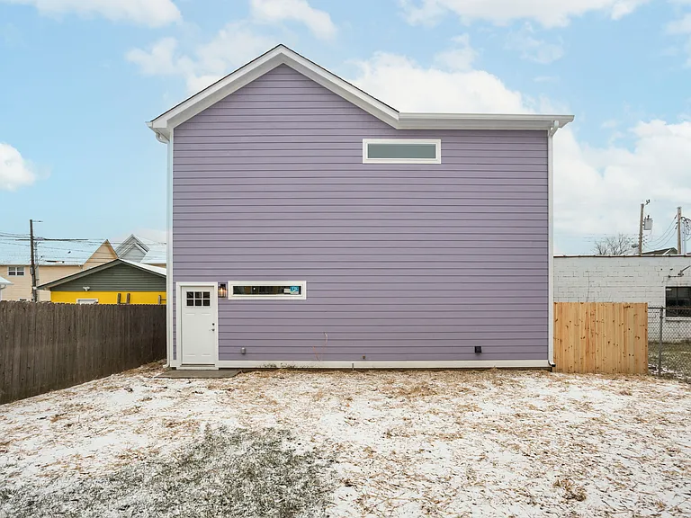 2120.5 Broadway St — Photo 9