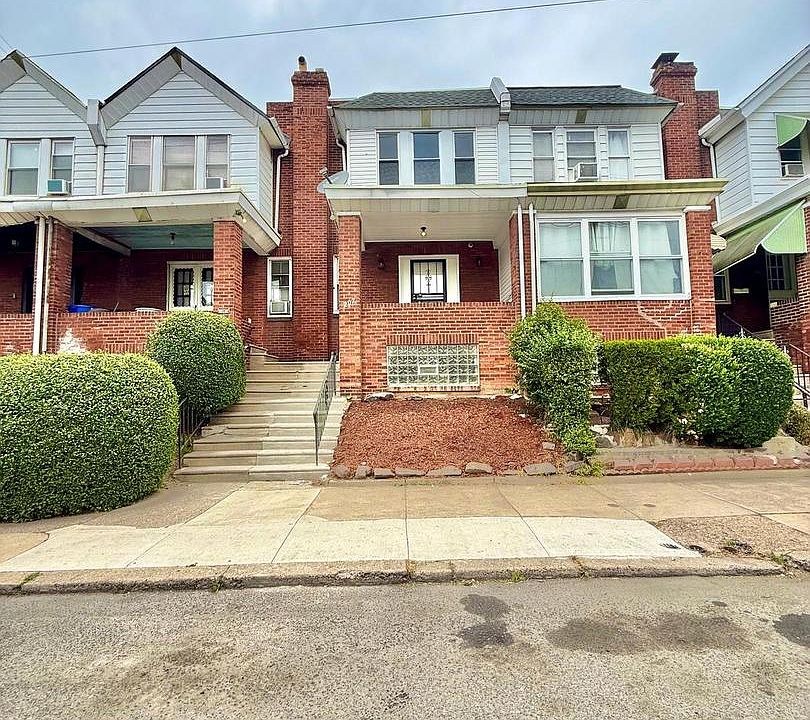 1st image of 207 W Nedro Ave