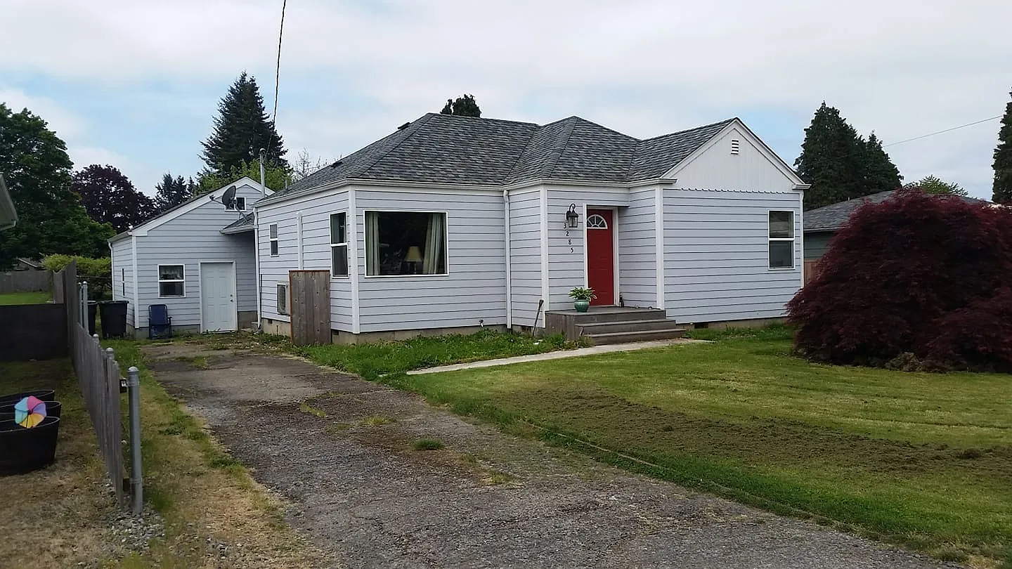 3285 Oak St photo 1