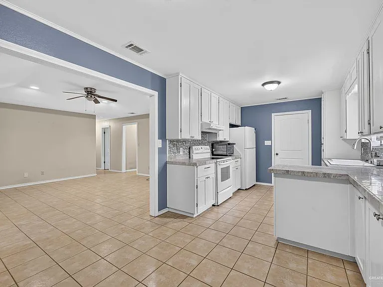 3101 Goldcrest Ave — Photo 6