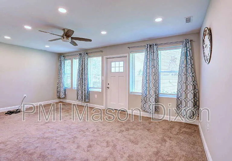 330 Compton Ave — Photo 20