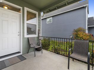 162 Fenton Ave APT C, Molalla, OR 97038