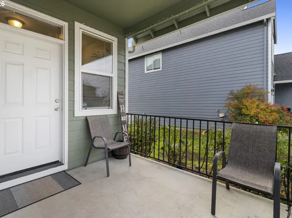 162 Fenton Ave APT C, Molalla, OR 97038