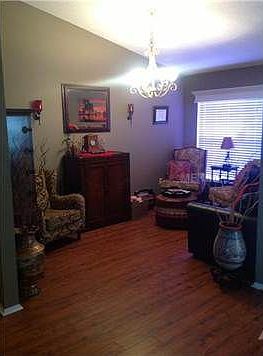 4th image of 411 Saint Anns Dr
