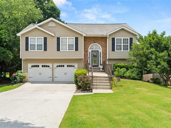 3439 Friendship Farm Dr, Buford, GA 30519