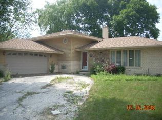 7712 W White Pine Pl, Palos Heights, IL 60463