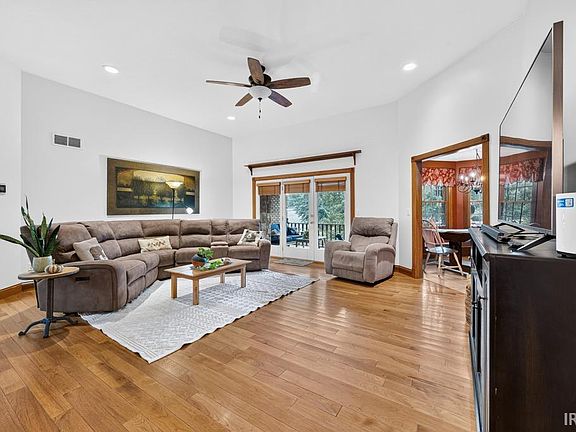 2nd image of 5588 Inverness Dr