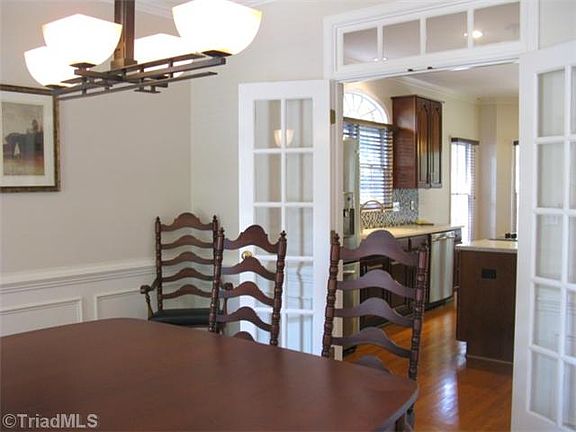 5th image of 2414 Regents Park Ln